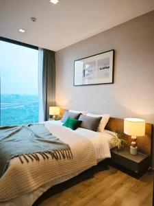 ♦ Best Price ♦ ชั้น 35+ 59.00 ตร.ม. | 2 ห้องนอน วิวสวนจตุจักร | คอนโดใกล้ BTS หมอชิต, MRT จตุจักร 2 นาที, ตลาดนัดจตุจักร 4 นาที, ยูเนียน มอลล์ 10 นาที