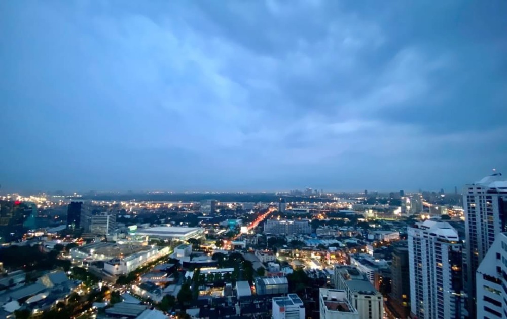 Nice View - RENT (130,000 THB) Negotiable 3 Bed 162 Sqm @BTS Prompong
