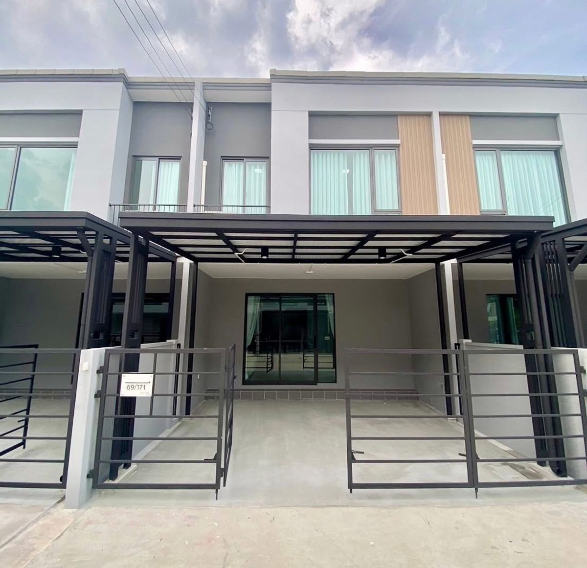 For rent: Pleno Sukhumvit-Bangna 2. For more information, add Line ID: @glorious1 (with @) For rent: Pleno Sukhumvit-Bangna 2. For more information, add Line ID: @glorious1 (with @)