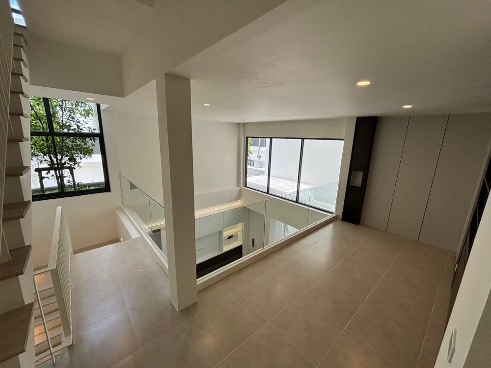 ❖ Pet Friendly ❖ 3.5 Story Semi-Detached House | 38.20 sq.w. 270.00 sq.m. | 3 Bedrooms, 3 Parking | near Don Mueang Airport 3 mins, B.Care Medical Center Saimai 7 mins, and BTS Yaek Kor Por Or 9 mins ❖ Pet Friendly ❖ 3.5 Story Semi-Detached House | 38.20 sq.w. 270.00 sq.m. | 3 Bedrooms, 3 Parking | near Don Mueang Airport 3 mins, B.Care Medical Center Saimai 7 mins, and BTS Yaek Kor Por Or 9 mins