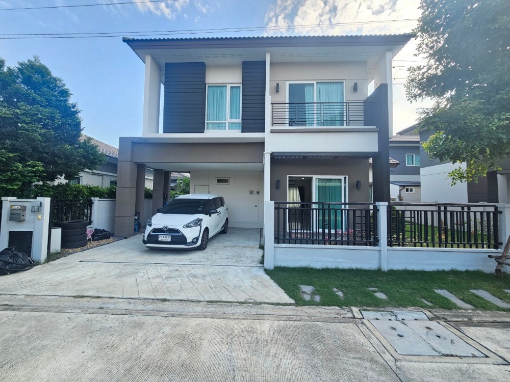 ขายบ้านเดี่ยว 2 ชั้น ม.เซนโทร รังสิต คลอง4-วงแหวน เนื้อที่ 52.6 ตรว ขนาด 173 ตรม. 4นอน 3 น้ำ ใกล้ รร.สวนกุหลาบ ขายบ้านเดี่ยว 2 ชั้น ม.เซนโทร รังสิต คลอง4-วงแหวน เนื้อที่ 52.6 ตรว ขนาด 173 ตรม. 4นอน 3 น้ำ ใกล้ รร.สวนกุหลาบ