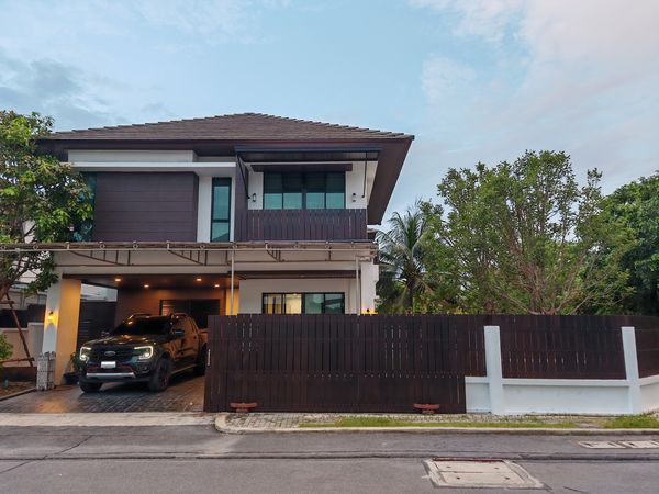 ให้เช่าหมู่บ้านเลค วิว พาร์ค บางนาวงแหวน-ราม2  มี3ห้องนอน3ห้องน้ำ แอร์เฟอร์นิเจอร์ครบ ราคาเช่าเดือนละ53,000บาท