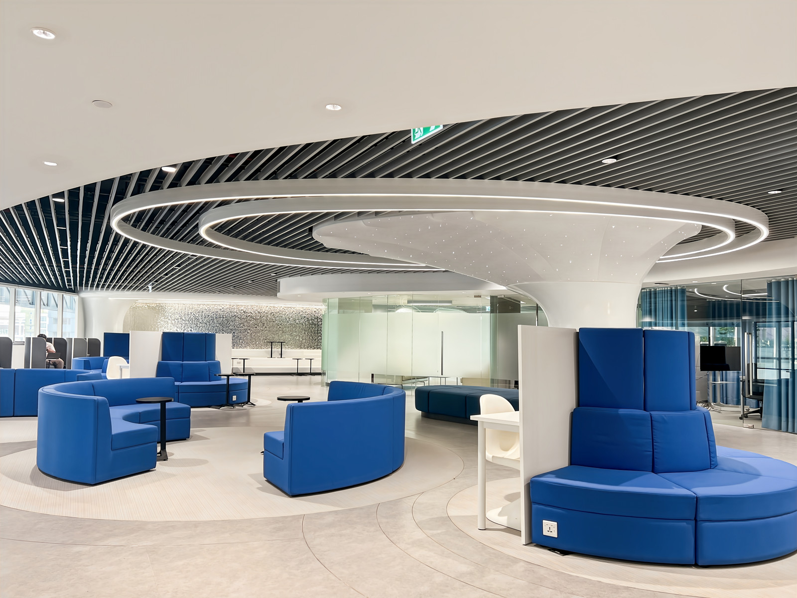 จองที่นั่งโคเวิร์กกิ้งแบบจองล่วงหน้าหรือ hot desk ใน Regus Enco Terminal (EnTer) – รูปที่ 4