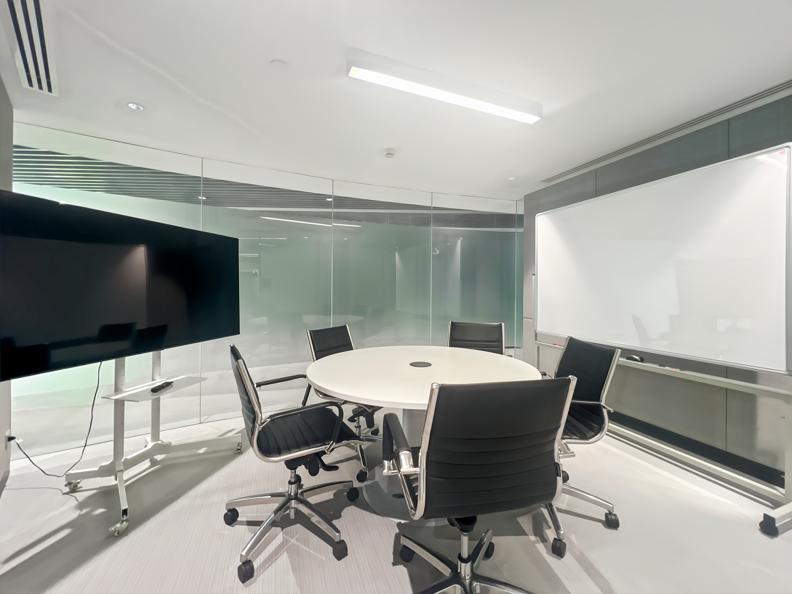 Find office space in Regus Enco Terminal (EnTer) for 4 employees with everything taken care of