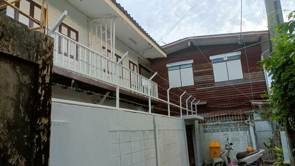 ขายบ้าน2ชั้น ครึ่งตึก ครึ่งไม้ 31 ตร.ว (ที่ทรัพย์สิน)  ซอยเจริญกรุง103 ตรงข้ามเอเชียทีค ถนนเจริญกรุง – รูปที่ 2