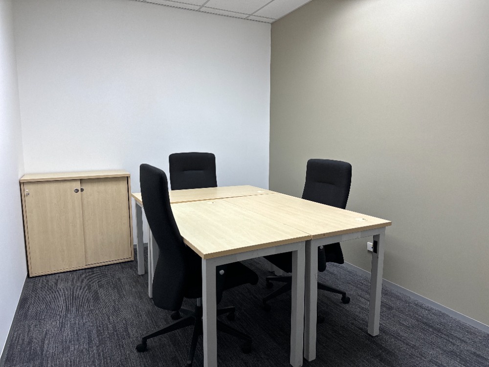 Private office space for 2 employees in Regus Central Tower – รูปที่ 2
