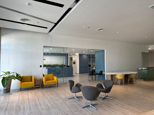 Find a dedicated desk in Regus Central Tower