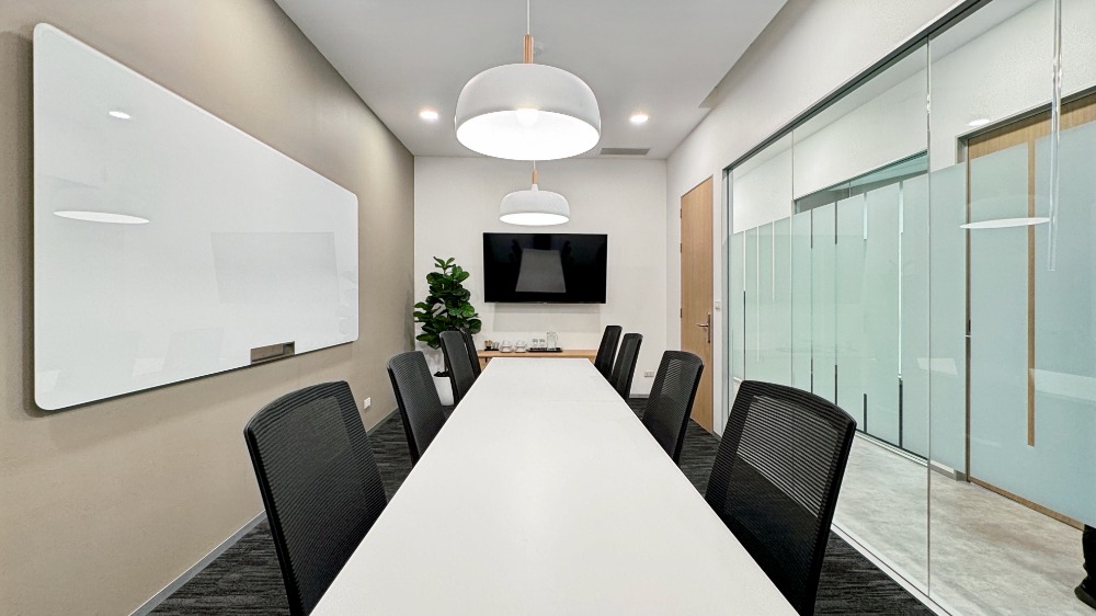 Move into ready-to-use serviced office space for 10 employees in Regus The Rice Tower
