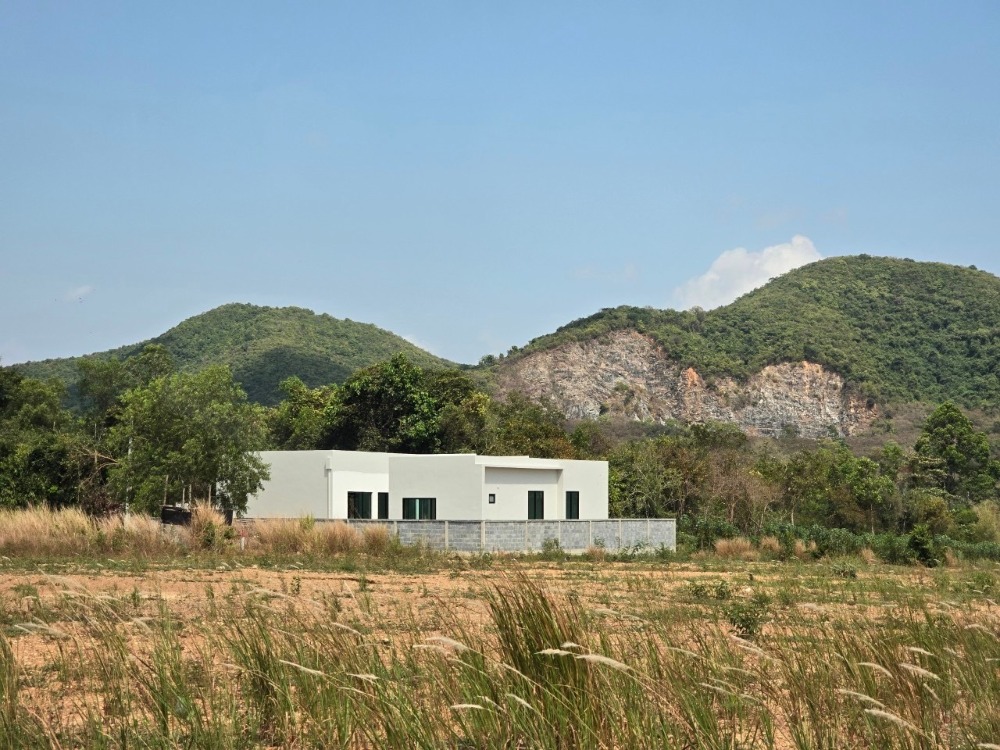 For Sales! SDH in Sattahip 5.29M all included 154 sq.m. 3 bd. 4 br. near golf course For Sales! SDH in Sattahip 5.29M all included 154 sq.m. 3 bd. 4 br. near golf course
