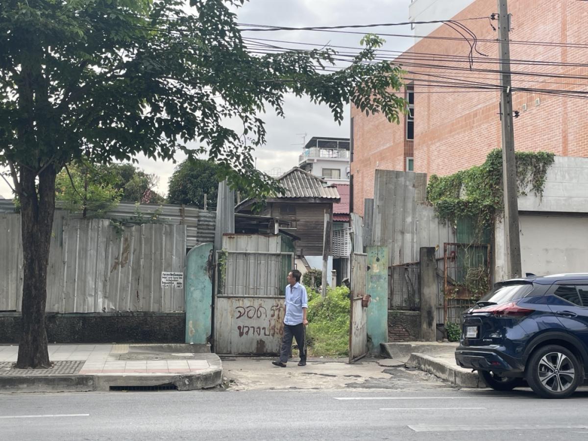 ✨Beautiful land for rent, Samsen✨ Rare item‼️ 120 sq.w., filled in, in the heart of Bangkok, Samsen, Sriyan, Bang Krabue ✨Beautiful land for rent, Samsen✨ Rare item‼️ 120 sq.w., filled in, in the heart of Bangkok, Samsen, Sriyan, Bang Krabue