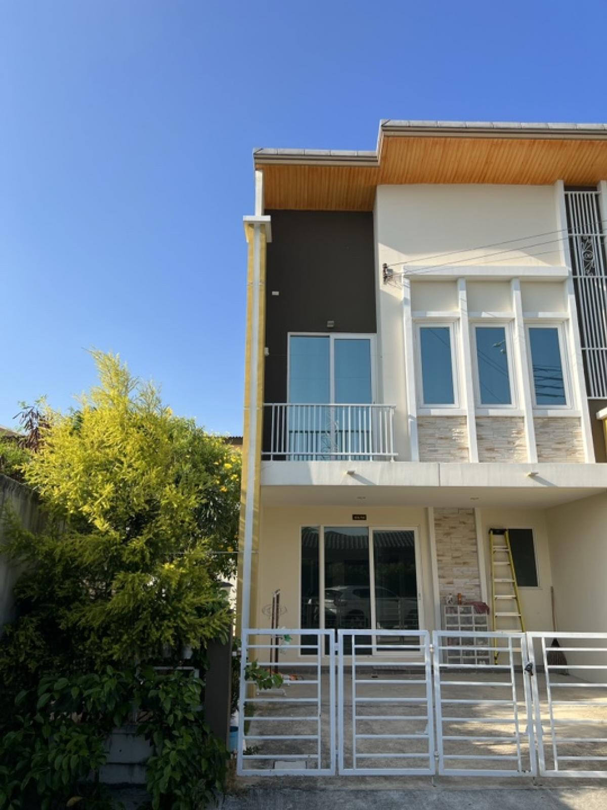 Urgent sale, Town Home
