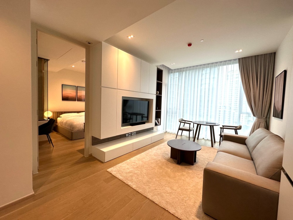 THE STRAND TH0NGLOR 1 Bed Rental Price : 75,000 baht/month THE STRAND TH0NGLOR 1 Bed Rental Price : 75,000 baht/month