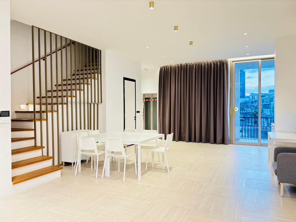 ● Luxury Townhome ● ทาวน์โฮม 4 ชั้น 3 ห้องนอน | 53.80 ตร.ว. 400.00 ตร.ม. | ใกล้ MRT ลาดพร้าว 6 นาที, เซ็นทรัล ลาดพร้าว 11 นาที – รูปที่ 3