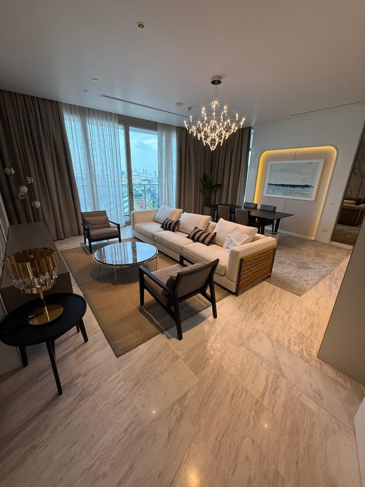 LTH11345-Four Seasons Private Residences FOR RENT Size 250 sqm. 3 beds 3 baths Near BTS Saphan Taksin Station ONLY 350K/Month