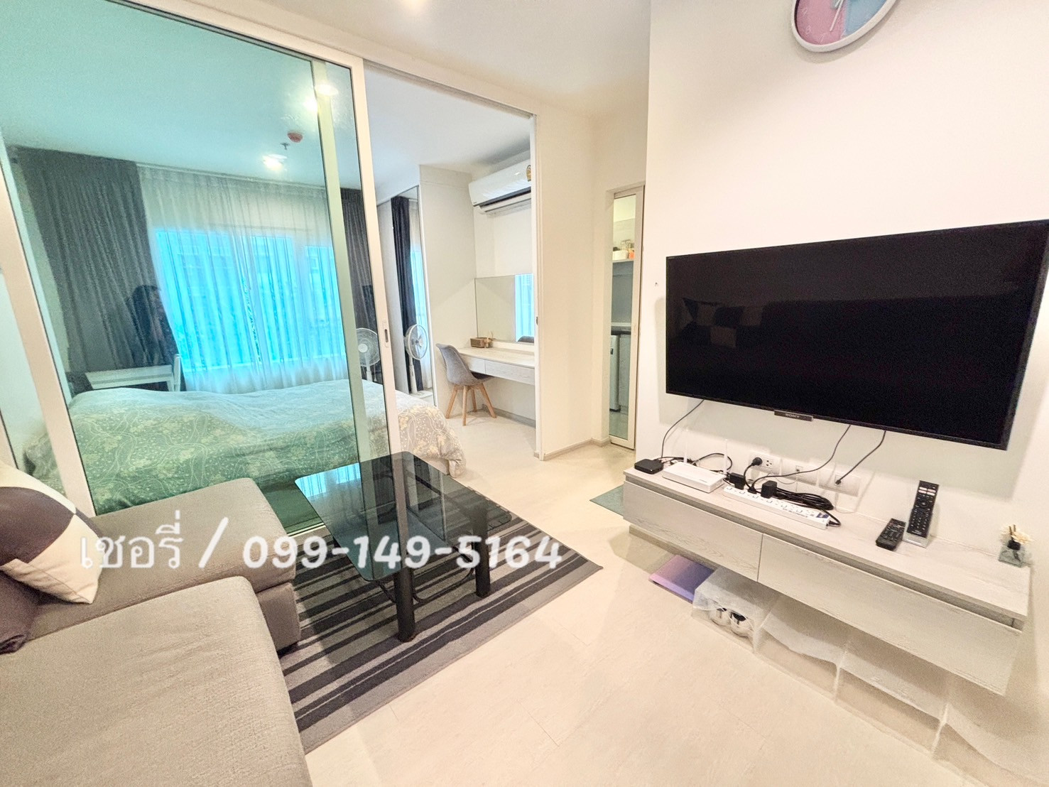 ASPIRE ERAWAN condo rental, next to BTS Erawan, very beautiful room, never rented Built -in, full of all furniture chandeliers Full central / call 099-149-5164