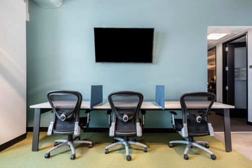 Book a reserved coworking spot or hot desk in Regus Supalai Icon Sathorn