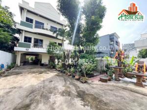 Land with 3-storey detached house, Soi Lat Phrao 1 (next to Union Mall Lat Phrao), area 116 square wah, good location