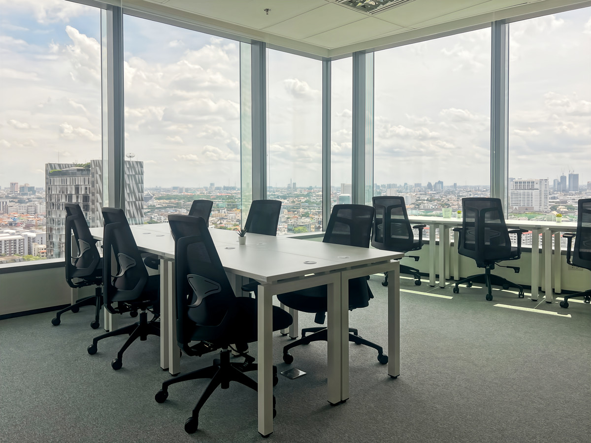 พื้นที่ออฟฟิศพร้อมบริการครบวงจรสำหรับคุณและทีมใน Spaces Vanit Place Aree – รูปที่ 4
