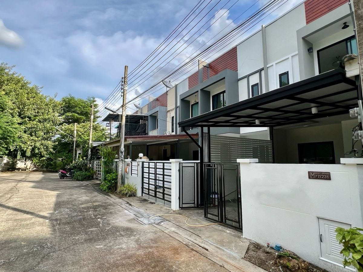 🏡ซื้อบ้านราคาคอนโด แถมได้ที่ดิน ไม่ต้องกลัวแผ่นดินไหว
ลดแรง!! ตอนนี้ 😻 บ้านทาวโฮม 2 ชั้น ราคาพิเศษ❤️‍🔥 
หน้าบ้านวิวสวยเป็นส่วนตัว ติดสวนป่า พร้อมอยู่ ทำเลดี หลังสุดท้าย! ห่างจากสนามบินดอนเมืองเพียง 6 นาที – รูปที่ 4