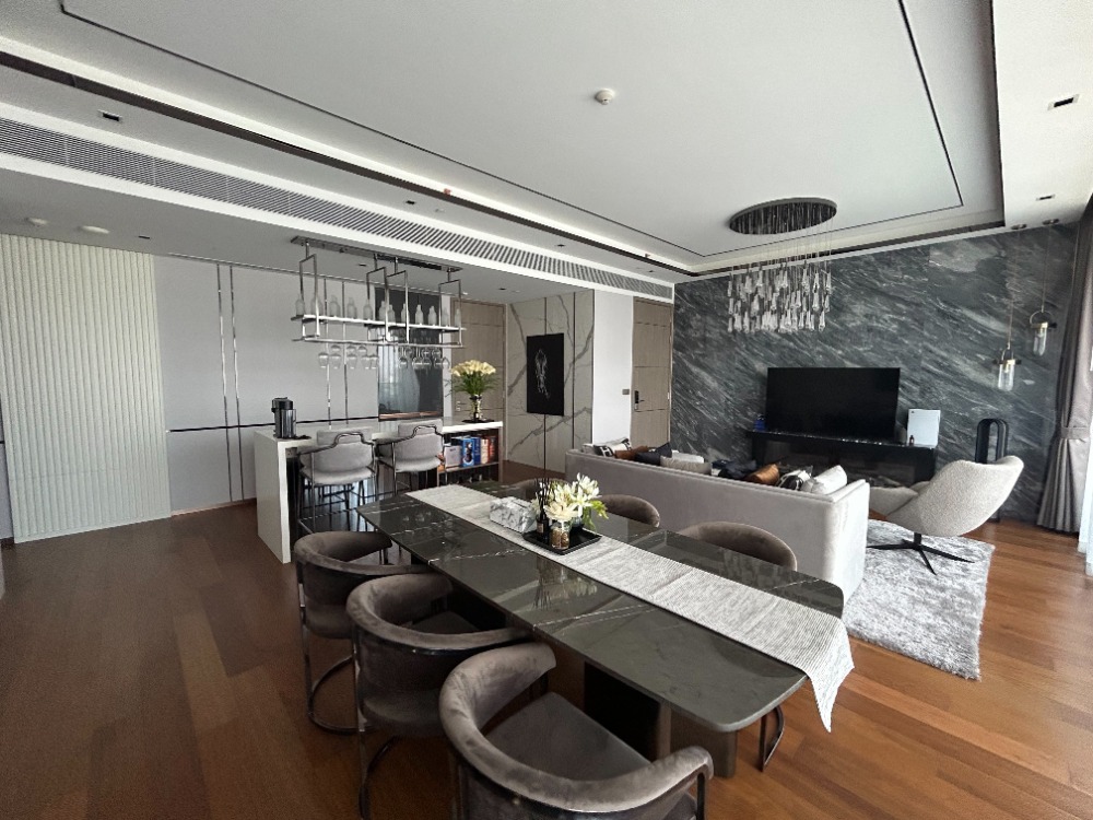 ULTRA-LUXURY บิ๊วอินหรูหรา ชั้นสูง Private Lift และ Pet Friendly !! ขายคอนโดหรู ดิ เอสเทลล์ พร้อมพงษ์( The Estelle Phrom Phong ) โครงการระดับไฮเอนด์จาก Raimon Land  ชั้น 23 ,130.45 ตร.ม. ทำเลทองสุขุมวิท 26 ใกล้ BTS พร้อม – รูปที่ 3