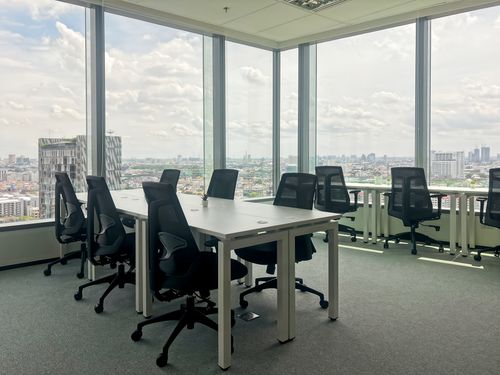 การเข้าใช้ 24/7 สำหรับพื้นที่ออฟฟิศสุดดีไซน์ สำหรับ 4 พนักงาน ใน Spaces Vanit Place Aree