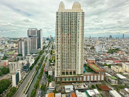 Tailor-made dream offices for 2 people in Spaces Empire Tower