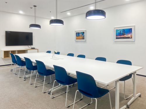 24/7 access to large office space for 10 employees in Spaces Vanit Place Aree
