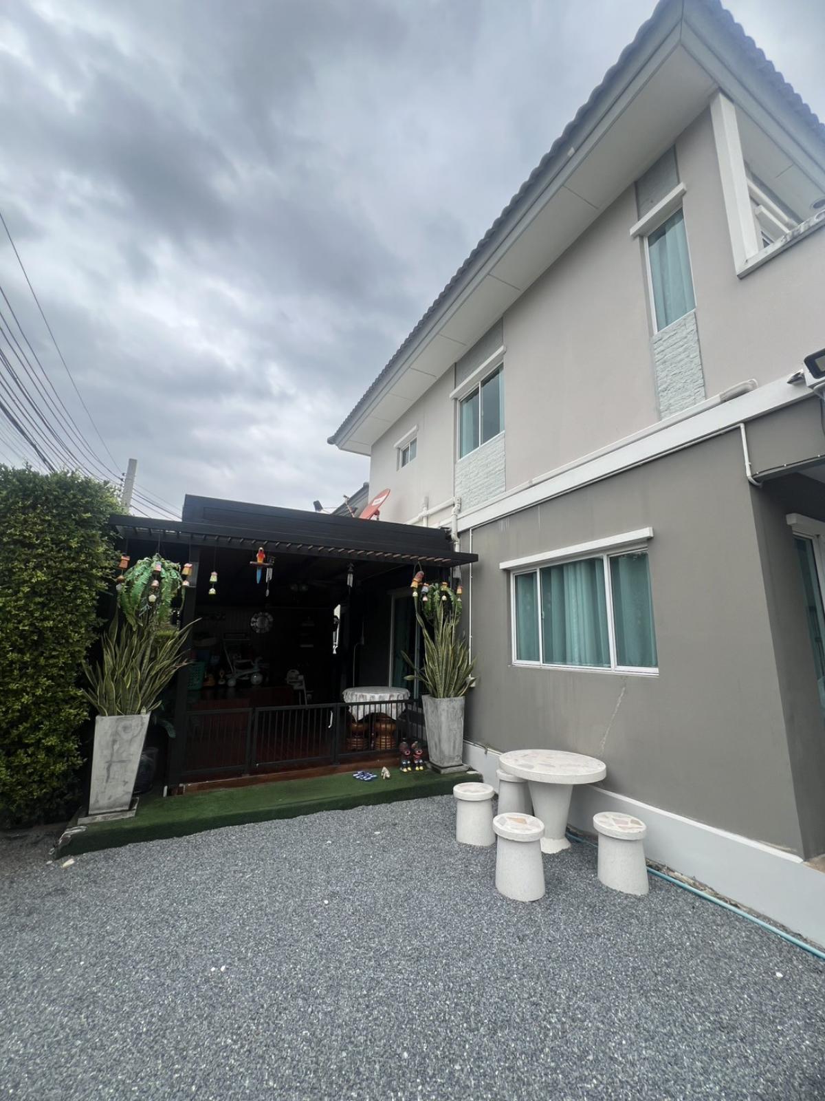 🏠 ขายบ้านหลังมุม พร้อมอยู่ ทำเลดี บิ้วอินท์ทั้งหลัง 🌿 พัฒนาการ ซอย 44/38/38 ออกได้หลายเส้นทางทำเลดีมาก - สนใจติดต่อ Call-or Line 093-856-3451📍 รายละเอียดบ้าน คร่าวๆ :หมู่บ้านภัสสรเพรสทีจลุกซ์3 นอน 3 น้ำ 2 จอดรถ เนื้อที่ 46 ตารางวา บ้านหลังมุม พื้นที่ใช้ 🏠 ขายบ้านหลังมุม พร้อมอยู่ ทำเลดี บิ้วอินท์ทั้งหลัง 🌿 พัฒนาการ ซอย 44/38/38 ออกได้หลายเส้นทางทำเลดีมาก - สนใจติดต่อ Call-or Line 093-856-3451📍 รายละเอียดบ้าน คร่าวๆ :หมู่บ้านภัสสรเพรสทีจลุกซ์3 นอน 3 น้ำ 2 จอดรถ เนื้อที่ 46 ตารางวา บ้านหลังมุม พื้นที่ใช้