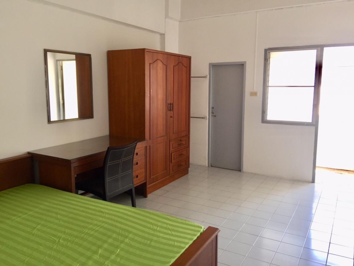 - [ ] Fortune Apartment is located on the side of Soi Lat Phrao 122 or Soi Ram 65 or Soi Maha Thai. You dont have to go into the sub-alley. It is opposite Soi 24. The building is next to At Maha Thai Market, a source of various foods.