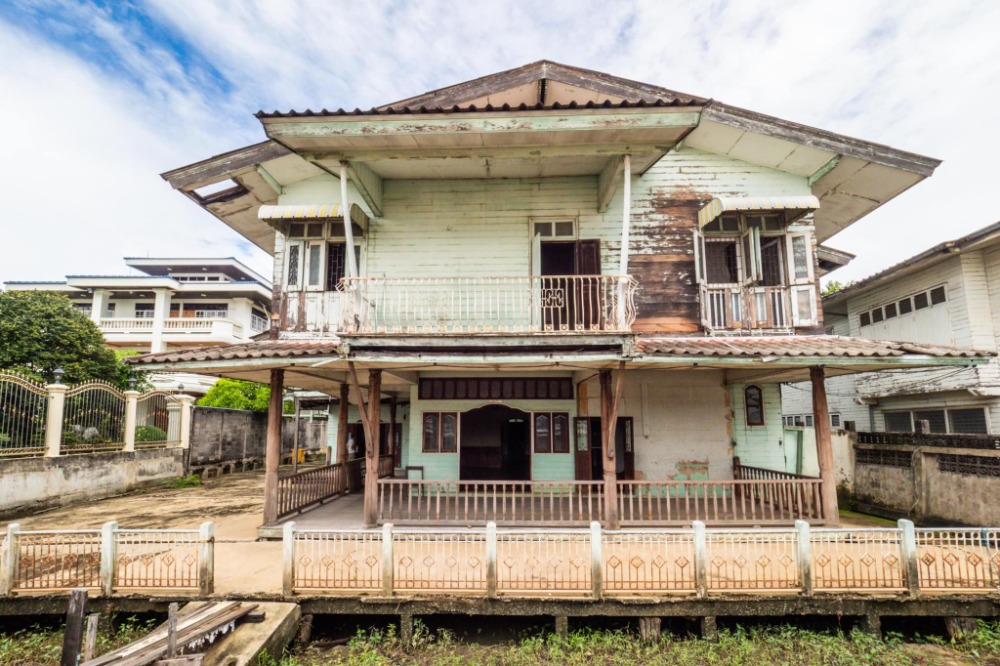 For sale: Single house on the banks of the Chao Phraya River, 285 sq m, Charansanitwong