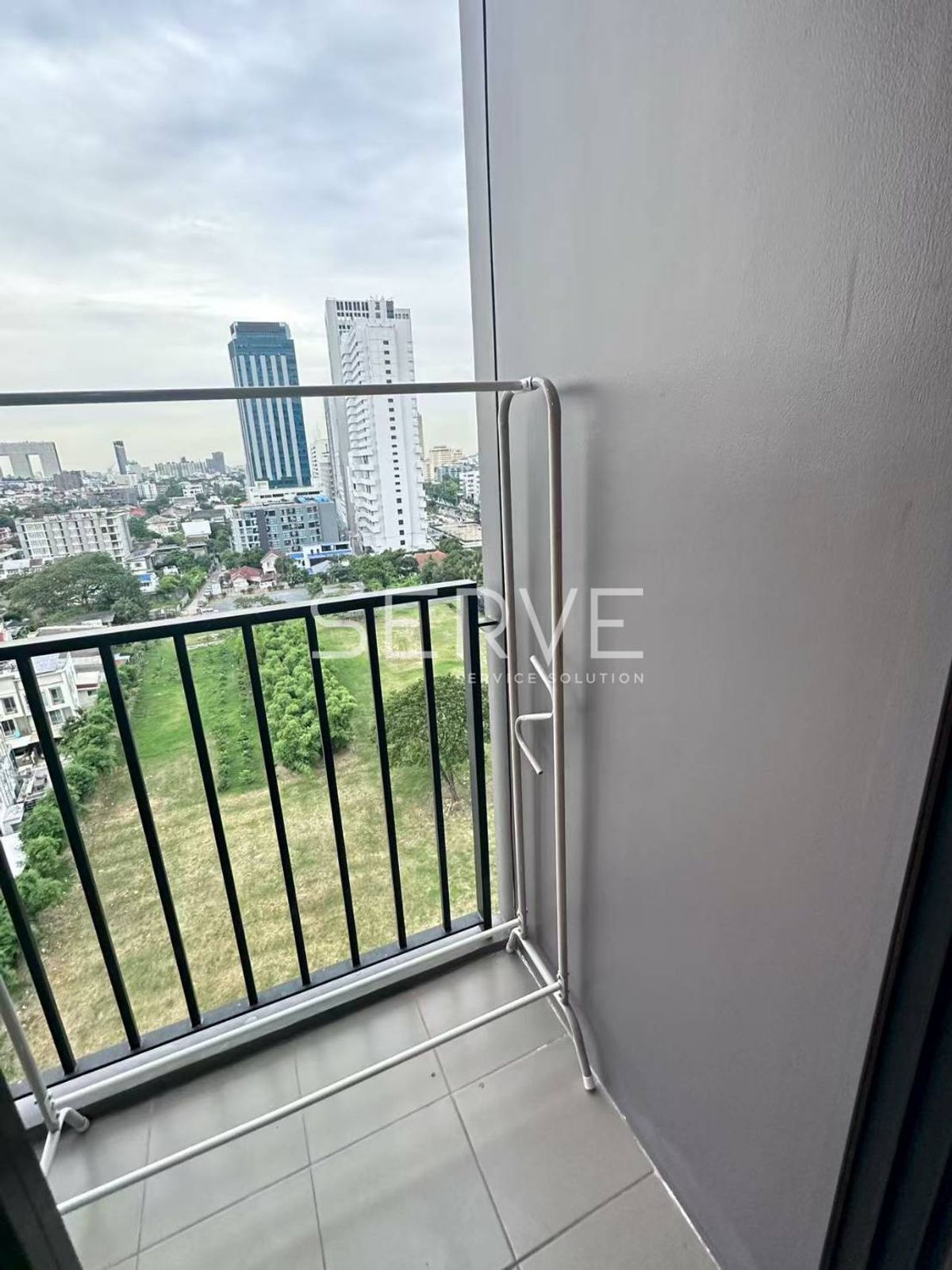 🔥15K/Mo 1นอน ห้องกว้าง เฟอร์จัดเต็มมาก ห้องแต่งสวย พร้อมอยู่ บนทำเลดี ใกล้ MRT ลาดพร้าว  @ Nue Noble Ratchada Lat Phrao – รูปที่ 3