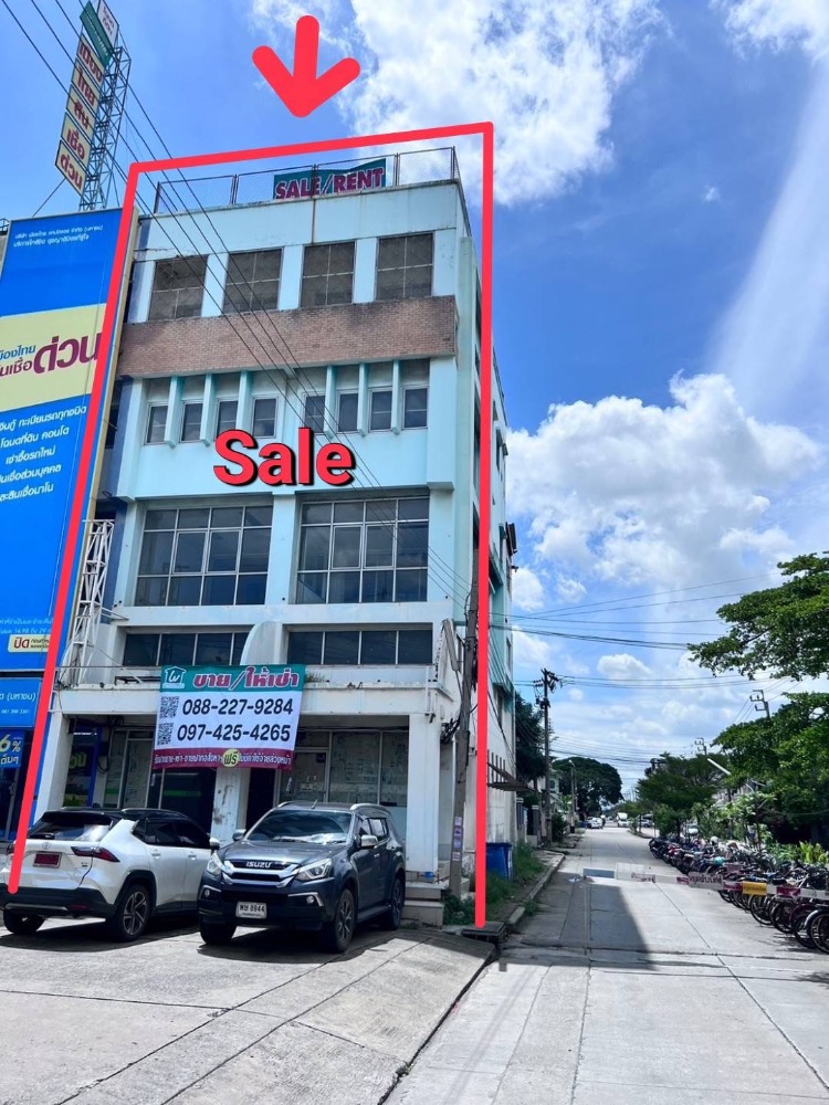 Commercial building for sale, 4 and a half floors, corner room, two units, 36 sq w., on the main road, Rom Klao 36 Commercial building for sale, 4 and a half floors, corner room, two units, 36 sq w., on the main road, Rom Klao 36