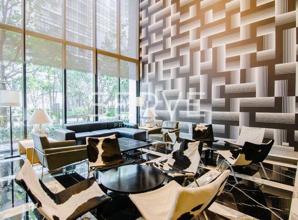 🔥🔥Super Speacial Deal 3.89MB🔥-  Nice Studio with Partition on High Fl.25+ Good view in Phrom Phong Area at Park 24 or Park Origin Phrom Phong / For Sale