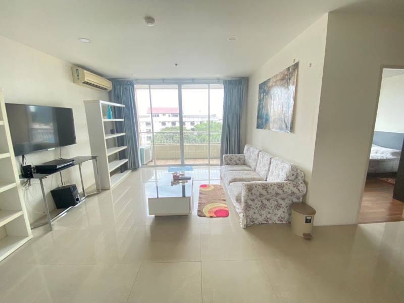 Sriracha Condo View (good condition second hand condo) near the pier and Sukhumvit