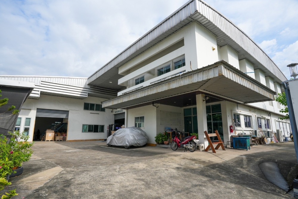 ปล่อยเช่า โรงงาน + อาคารสำนักงาน 2 ชั้น ใกล้ MRT ติวานนท์ 700 เมตร มีใบ รง 4 ปล่อยเช่า โรงงาน + อาคารสำนักงาน 2 ชั้น ใกล้ MRT ติวานนท์ 700 เมตร มีใบ รง 4