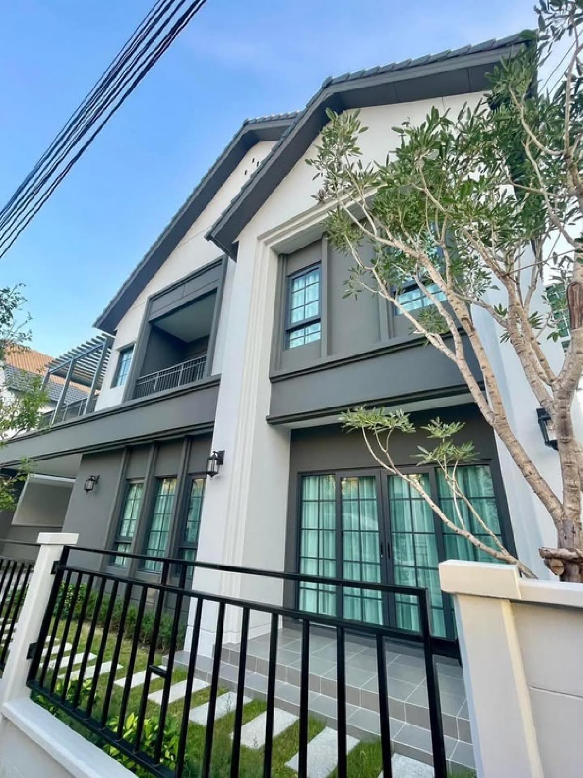 📢👇 Sell with tenant til November 2026
Brand new house , Feng Shui 10/10, fully furnished, roof for the laundry area has already been extended, near Mega Bangna, Concordian international school, Muang Kaew Golf Course 📢👇 Sell with tenant til November 2026
Brand new house , Feng Shui 10/10, fully furnished, roof for the laundry area has already been extended, near Mega Bangna, Concordian international school, Muang Kaew Golf Course