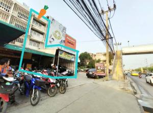 For sale: 4 and a half storey building, 32.2 sq m, on Seri Thai Road, Khlong Kum Subdistrict, Bueng Kum District, Bangkok