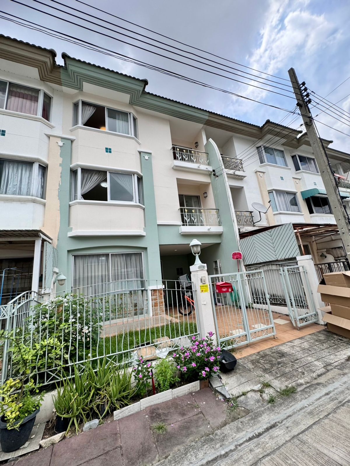 ขายทาวน์โฮม หมู่บ้านศุภาลัยวิลล์ รามอินทรา 40 ใกล้ห้าง ติดเลียบทางด่วนรามอินทรา (N.449) ขายทาวน์โฮม หมู่บ้านศุภาลัยวิลล์ รามอินทรา 40 ใกล้ห้าง ติดเลียบทางด่วนรามอินทรา (N.449)