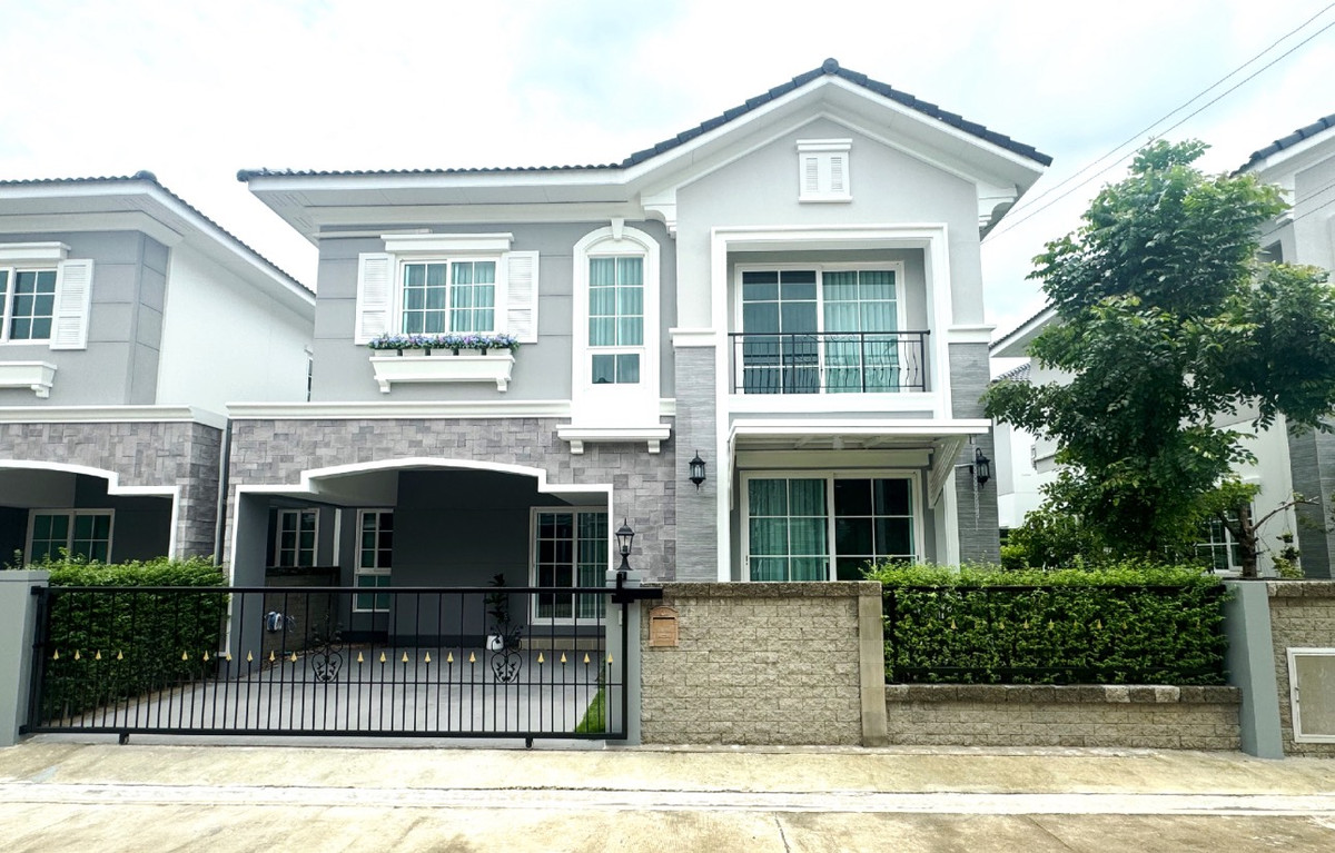 🏡😊🎀 House for rent at Golden Neo Sukhumvit-Lasalle, beautifully decorated in a British style, ready to move in. 🚄Just 1 km from the BTS station.