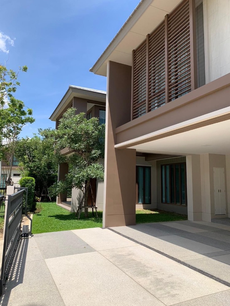 ● Spacious Area ● 2 storey Single house, 4 beds | 109.00 sq.w. 300.00 sq.m. | near International School Advent Ramkhamhaeng 6 mins, HomePro Ramkhamhaeng 8 mins, Ramkhamhaeng Hospital 8 mins ● Spacious Area ● 2 storey Single house, 4 beds | 109.00 sq.w. 300.00 sq.m. | near International School Advent Ramkhamhaeng 6 mins, HomePro Ramkhamhaeng 8 mins, Ramkhamhaeng Hospital 8 mins