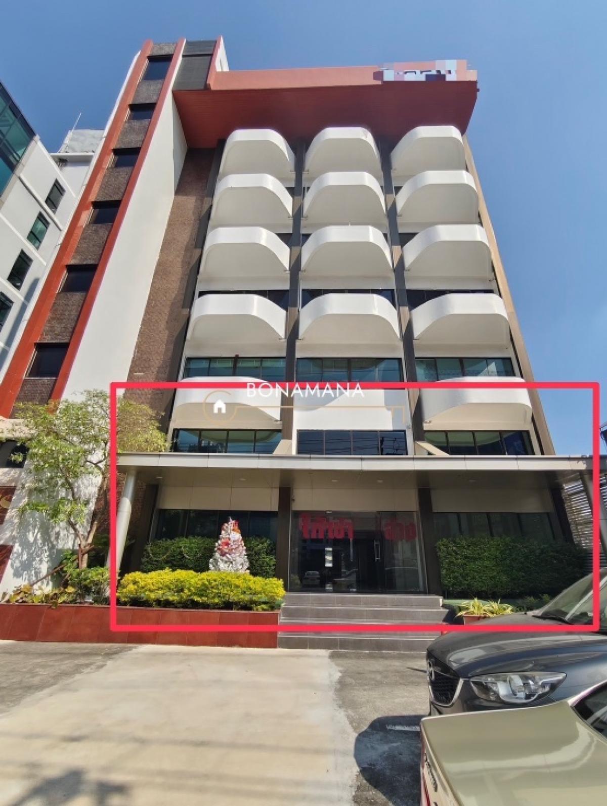 Showroom/Office for rent ground floor, on the main road, Vibhavadi Rangsit Showroom/Office for rent ground floor, on the main road, Vibhavadi Rangsit