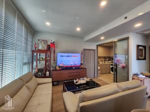 For sale Whizdom The Forestias (Destinia) corner room, 2-way view, east + north, sold with furniture @12.5 MB