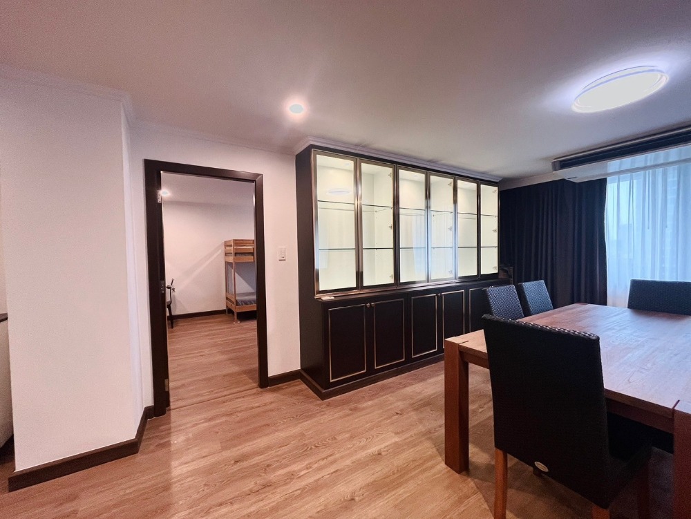 ● Prime Location ● ชั้น 20+ 194.00 ตร.ม. | 3 ห้องนอน 2 ห้องน้ำ | คอนโดใกล้ BTS สถานีพร้อมพงษ์ 3 นาที, โรงพยาบาลสมิติเวช สุขุมวิท 3 นาที, EmQuartier 6 นาที – รูปที่ 3