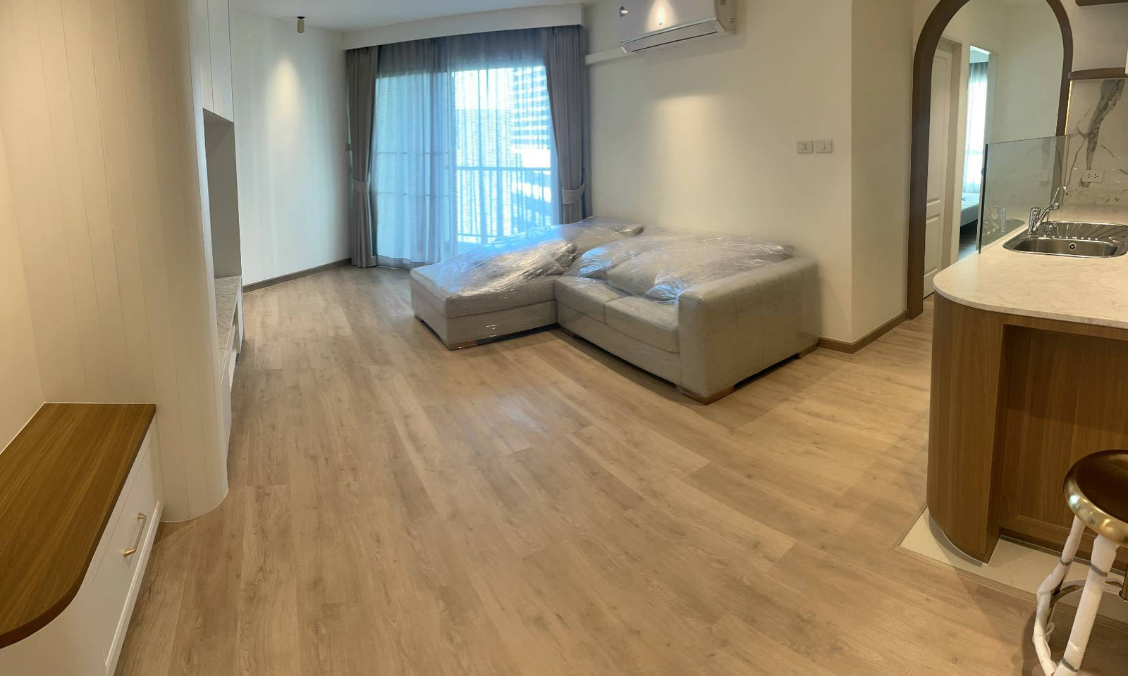 Near MRT Rama 9, approximately 500 m., near Rama 9 intersection.