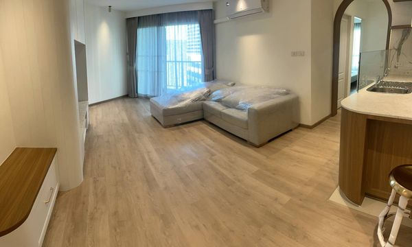 Near MRT Rama 9, approximately 500 m., near Rama 9 intersection.