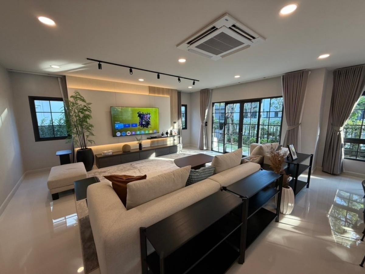 ✅Rent ✅The Centro Bangna the best location only 1 km from Mega Bangna