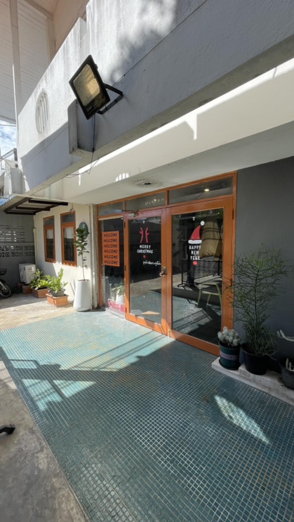 🎯 Single house for living and make money At Rama IX 43, Seri Village, Soi 17, near The Nine department store.