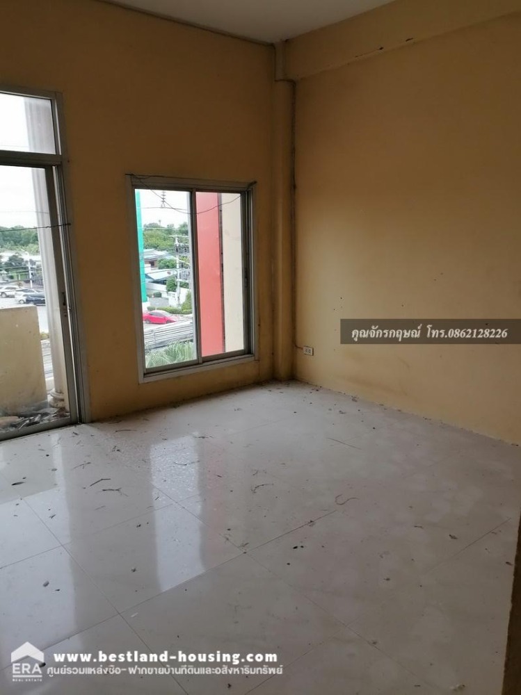 Commercial building for sale, 3 floors, 17.2 sq m., Sahakorn, Housing, Lam Luk Ka ☎️Interested persons, please contact: Contact Mr. Jakkrit 086-212-8226 – รูปที่ 2