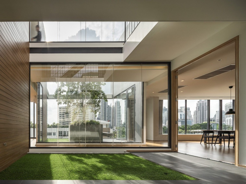 ❖ Penthouse Phrom Phong ❖ Floor 05+ 4 bedrooms 5 bathrooms | 438.50 sq.m. (Whole Floor) | North, West, South view | Near BTS Phrom Phong 5 mins., Emporium 5 mins., EmQuartier 8 mins.