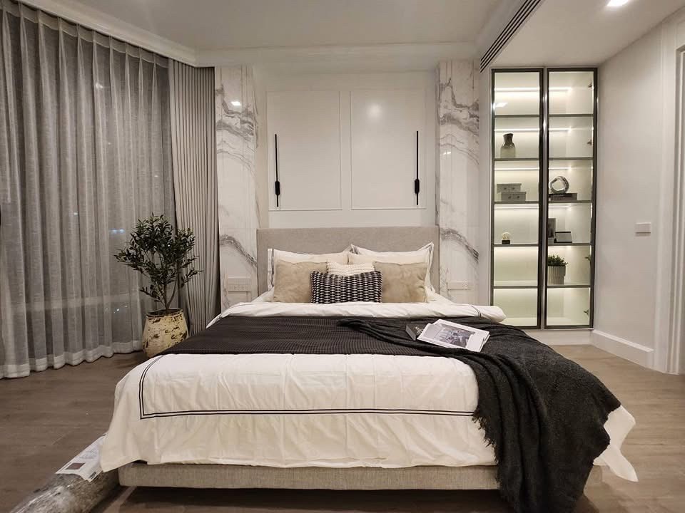 ❖ Luxury style ❖ ชั้น 20+ 3 ห้องนอน 3 ห้องน้ำ | 143.00 ตร.ม. | ระเบียงใหญ่ | ใกล้ มศว. 1 นาที, MRT สุขุมวิท 3 นาที, BTS อโศก 4 นาที, เทอร์มินอล21​ อโศก 8 นาที – รูปที่ 2